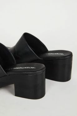 Intentionally Blank 12DOZEN CLOG Black 11 Intentionally Blank 12DOZEN CLOG Black