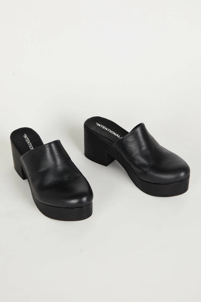Intentionally Blank 12DOZEN CLOG Black 3 Intentionally Blank 12DOZEN CLOG Black