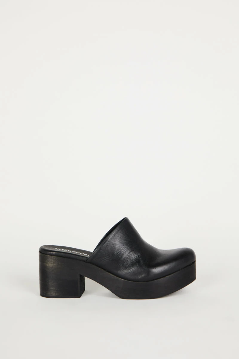 Intentionally Blank 12DOZEN CLOG Black 7 Intentionally Blank 12DOZEN CLOG Black