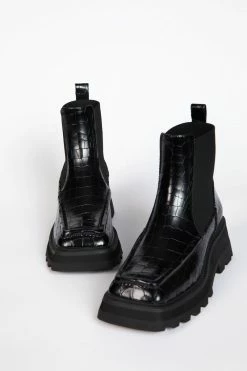 Intentionally Blank CHAMPS PULL ON BOOT Black