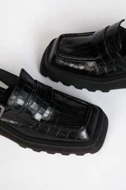 Intentionally Blank NO ISSUE LOAFER Black