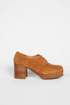 Intentionally Blank ALBANY PLATFORM OXFORD Tan Suede 13 Intentionally Blank ALBANY PLATFORM OXFORD Tan Suede