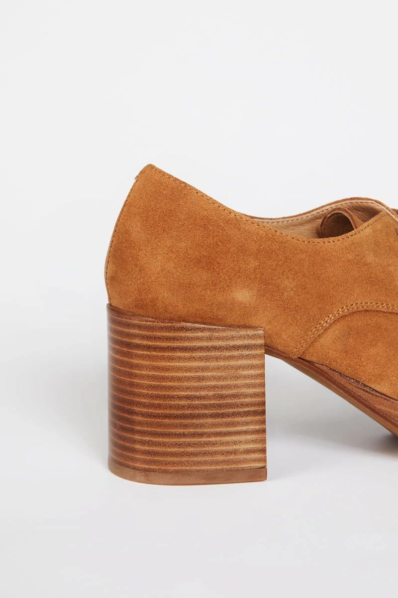 Intentionally Blank ALBANY PLATFORM OXFORD Tan Suede 7 Intentionally Blank ALBANY PLATFORM OXFORD Tan Suede