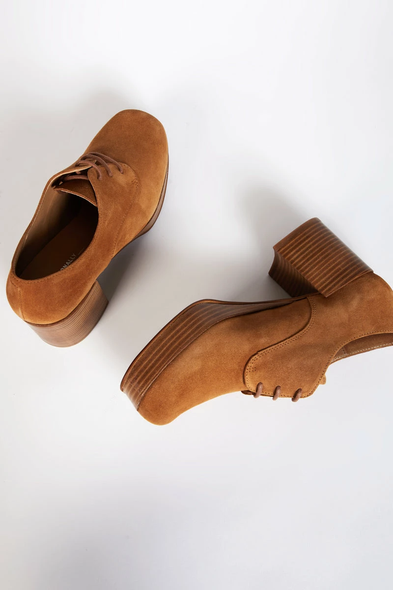 Intentionally Blank ALBANY PLATFORM OXFORD Tan Suede 5 Intentionally Blank ALBANY PLATFORM OXFORD Tan Suede