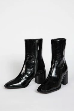 Intentionally Blank SHOES CONTOUR HEELED BOOT Black Crinkle