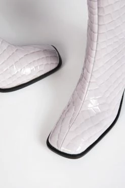 Intentionally Blank SHOES CONTOUR HEELED BOOT Lilac