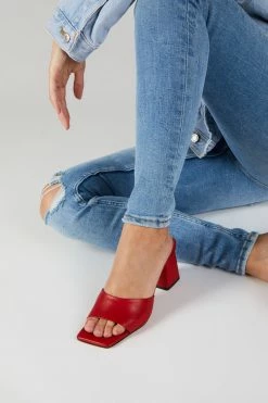 Intentionally Blank HOUSE HEEL Cherry