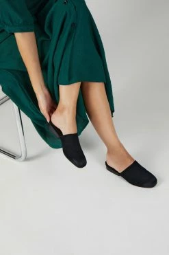 Intentionally Blank TOUCH SLIP ON Black NEW SHOES