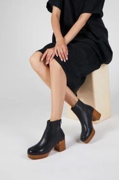 Intentionally Blank SPEED PLATFORM BOOT Black SHOES