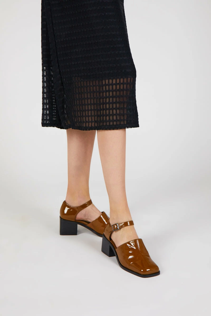 Intentionally Blank NEW ARRIVALS MARTY MARY JANE Taupe 4 Intentionally Blank NEW ARRIVALS MARTY MARY JANE Taupe