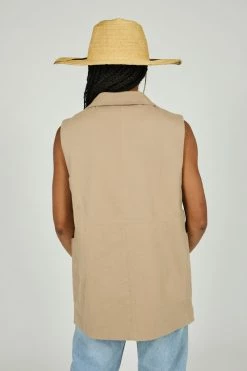 Intentionally Blank COLLUM VEST Sand