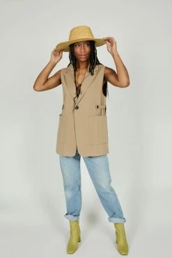 Intentionally Blank COLLUM VEST Sand