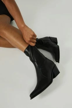 Intentionally Blank SHOES MATTIE HEELED BOOT Black