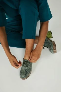 Intentionally Blank ALBANY PLATFORM OXFORD TRIO ANACONDA