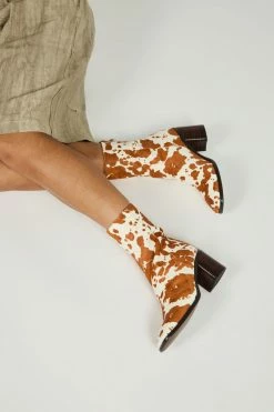 Intentionally Blank PG BOOT Moo Brown SHOES