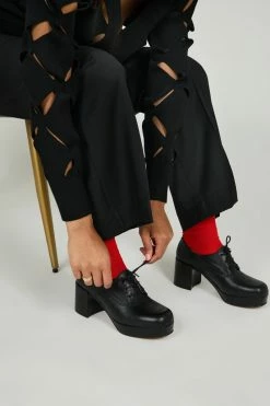 Intentionally Blank ALBANY PLATFORM OXFORD Black 15 Intentionally Blank ALBANY PLATFORM OXFORD Black