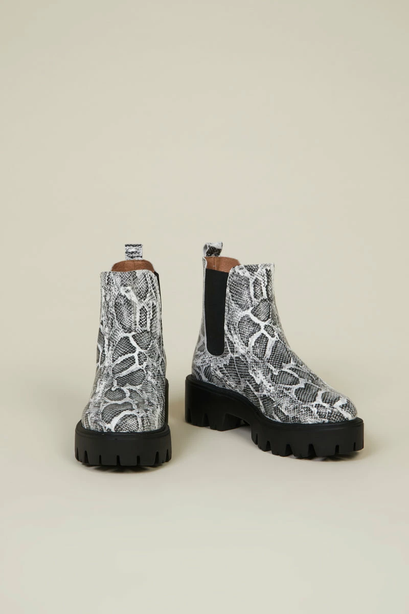 Intentionally Blank SHOES ALEX PLATFORM BOOT White Python 3 Intentionally Blank SHOES ALEX PLATFORM BOOT White Python