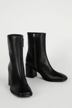 Intentionally Blank SHOES CONTOUR HEELED BOOT Black Leather 8 Intentionally Blank SHOES CONTOUR HEELED BOOT Black Leather