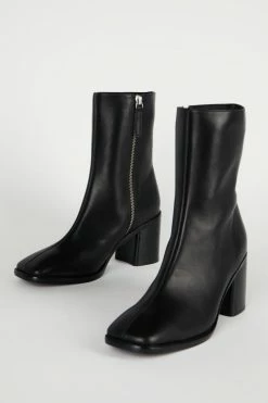 Intentionally Blank SHOES CONTOUR HEELED BOOT Black Leather