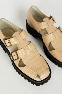 Intentionally Blank CORNER POCKET SANDAL Ojai 11 Intentionally Blank CORNER POCKET SANDAL Ojai