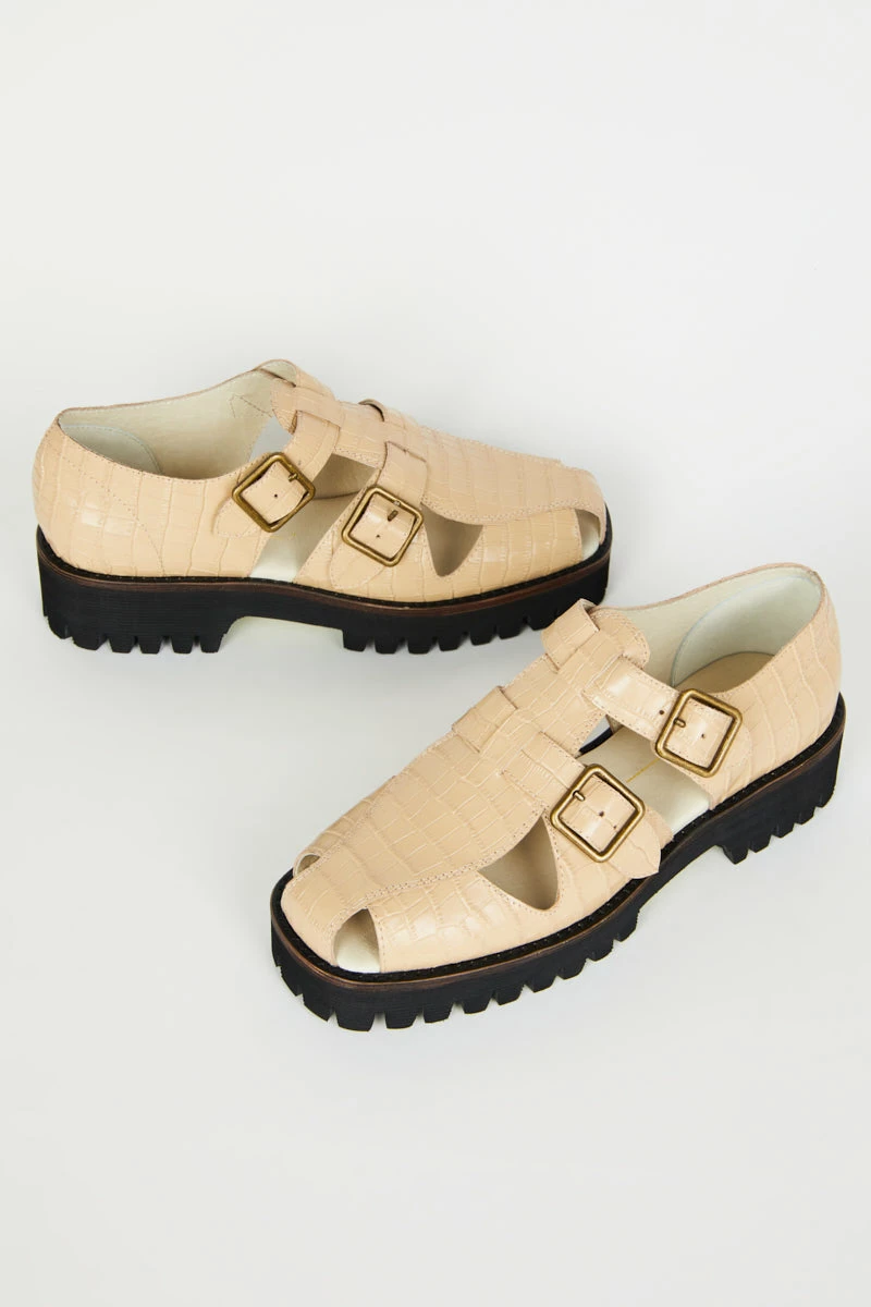 Intentionally Blank CORNER POCKET SANDAL Ojai 5 Intentionally Blank CORNER POCKET SANDAL Ojai
