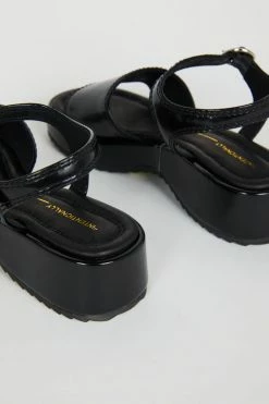 Intentionally Blank DISHES FLATFORM SANDAL Black