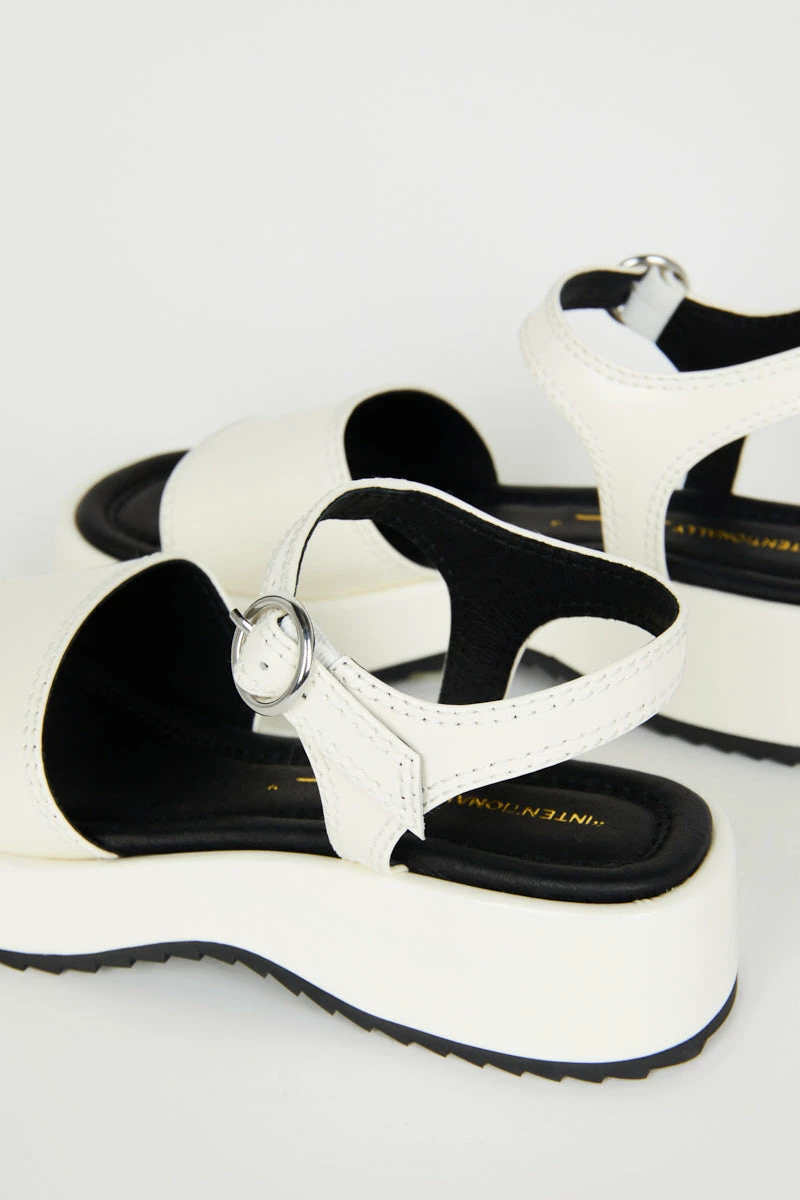 Intentionally Blank NEW SHOES DISHES FLATFORM SANDAL Cream 7 Intentionally Blank NEW SHOES DISHES FLATFORM SANDAL Cream