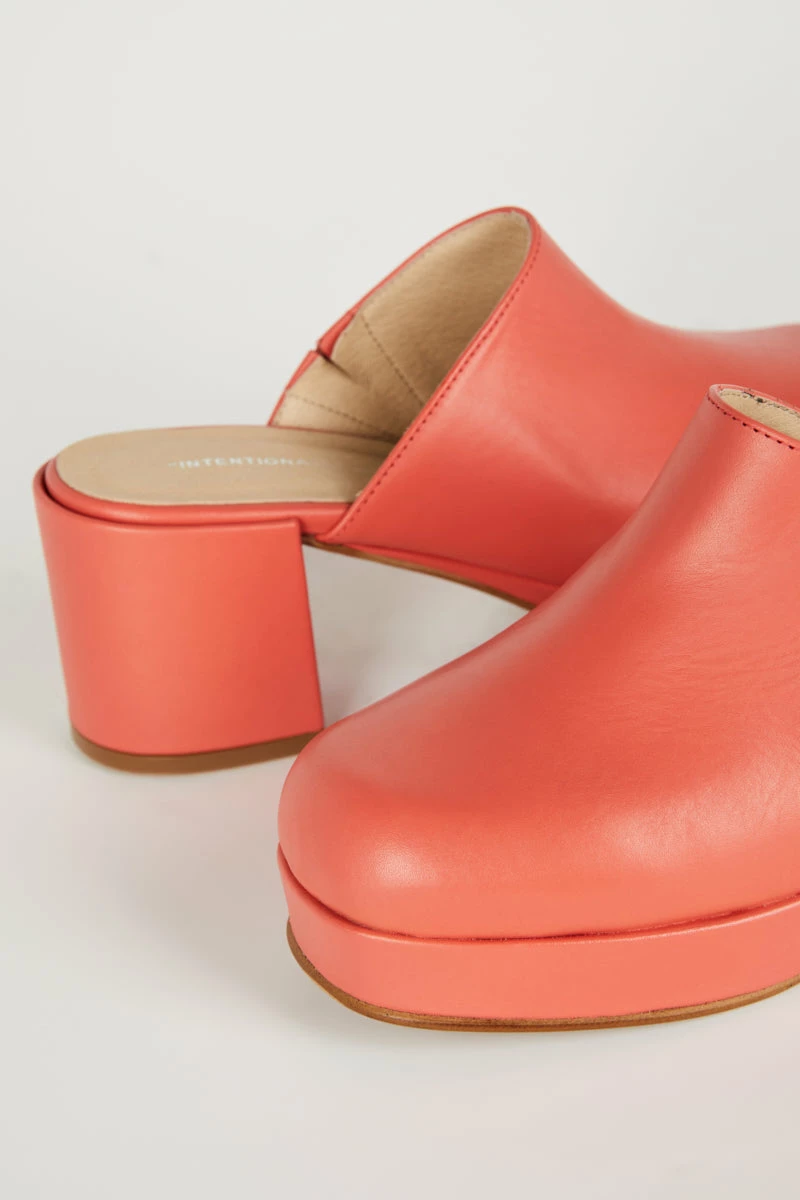 Intentionally Blank NEW ARRIVALS FACTS CLOG Watermelon 6 Intentionally Blank NEW ARRIVALS FACTS CLOG Watermelon