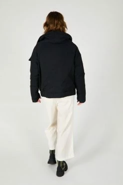 Intentionally Blank FOLDEN PUFFER JACKET BLACK 13 Intentionally Blank FOLDEN PUFFER JACKET BLACK