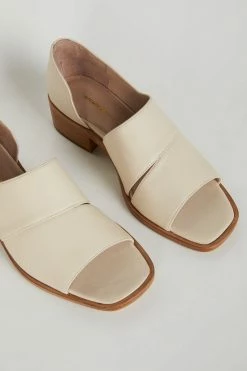 Intentionally Blank GIRAFFE SANDAL Cream