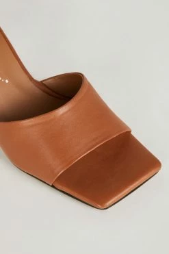 Intentionally Blank HOUSE HEEL Whiskey