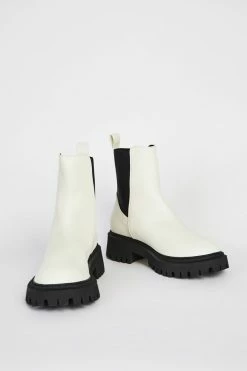 Intentionally Blank SHOES GUIDED PULL ON BOOT White