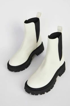 Intentionally Blank SHOES GUIDED PULL ON BOOT White