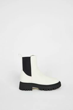 Intentionally Blank SHOES GUIDED PULL ON BOOT White