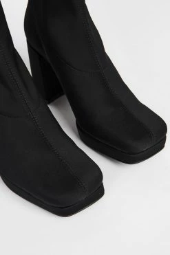 Intentionally Blank SHOES WHO ME 2 HEELED BOOT Black