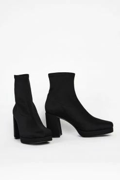 Intentionally Blank SHOES WHO ME 2 HEELED BOOT Black