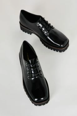 Intentionally Blank QUEEN STREET OXFORD Black LOAFERS