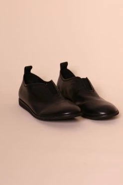 Intentionally Blank ANDREW SLIP ON Black