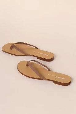 Intentionally Blank CYRUS SANDAL Sand