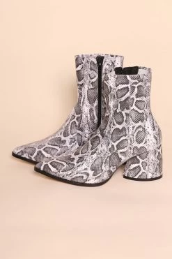 Intentionally Blank SHOES LIMA HEELED BOOT Off White Python