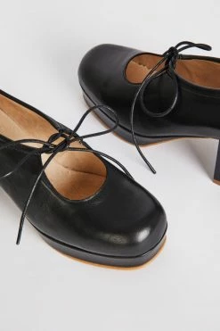 Intentionally Blank SERIF PLATFORM HEEL Black SHOES