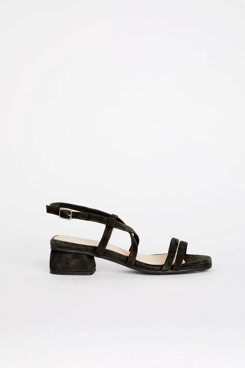 Intentionally Blank HILLTOP SANDAL Black 6 Intentionally Blank HILLTOP SANDAL Black