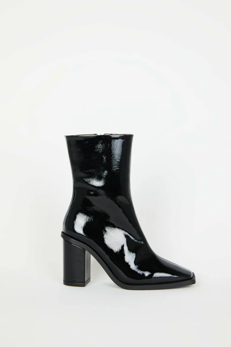 Intentionally Blank EXTEND HEELED BOOT Black SHOES 7 Intentionally Blank EXTEND HEELED BOOT Black SHOES