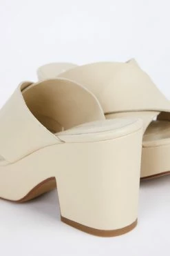 Intentionally Blank DAME HEELED PLATFORM Clouds NEW SHOES