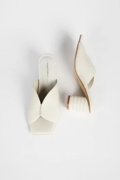 Intentionally Blank KAMIKA HEEL Cream SHOES