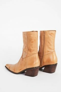 Intentionally Blank MATTIE HEELED BOOT Tan