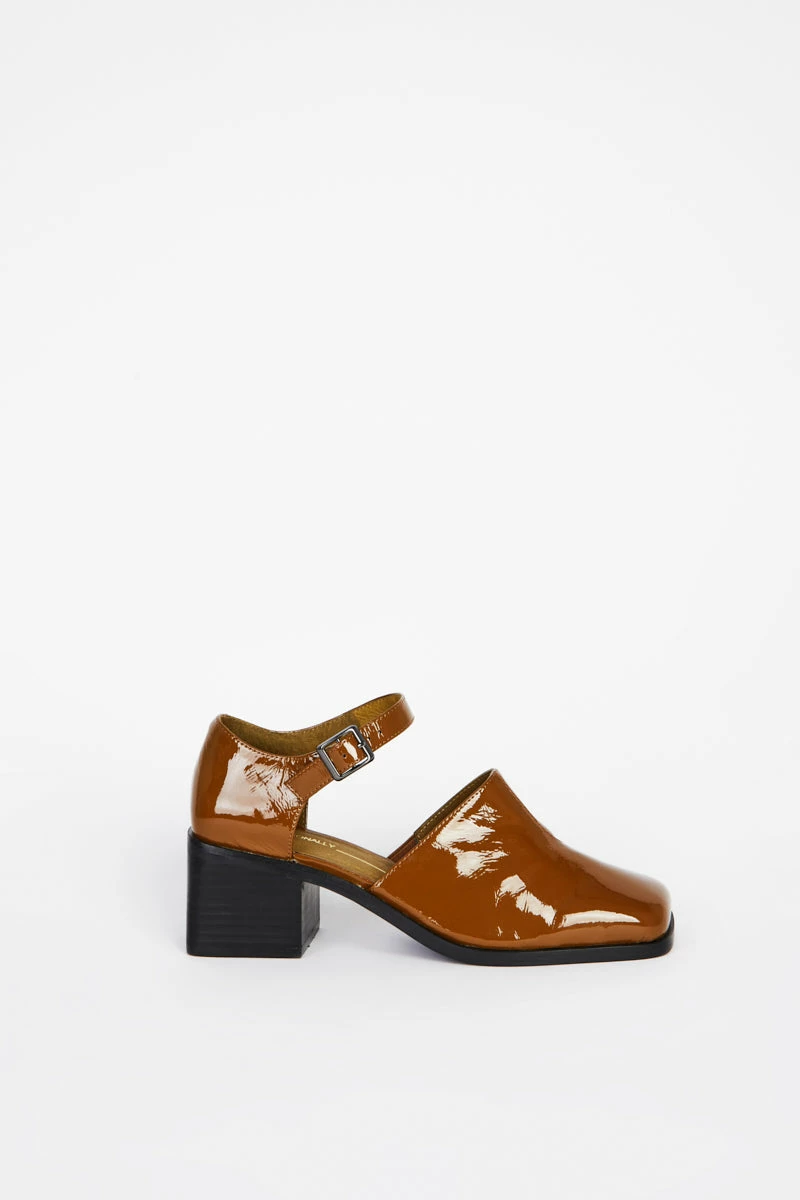 Intentionally Blank NEW ARRIVALS MARTY MARY JANE Taupe 8 Intentionally Blank NEW ARRIVALS MARTY MARY JANE Taupe