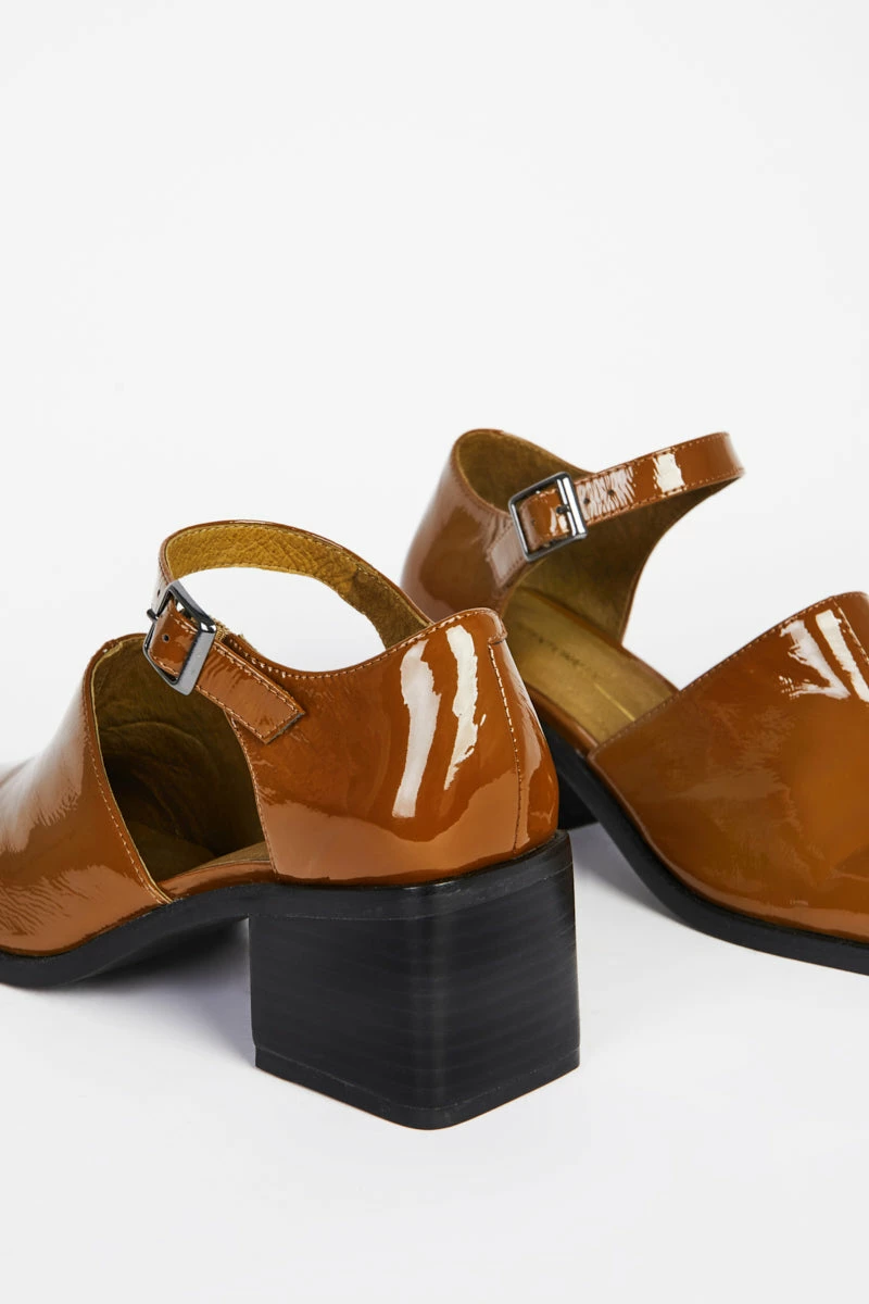 Intentionally Blank NEW ARRIVALS MARTY MARY JANE Taupe 7 Intentionally Blank NEW ARRIVALS MARTY MARY JANE Taupe