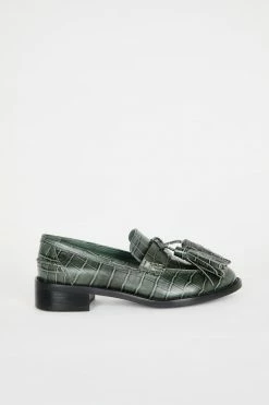 Intentionally Blank NEIGHBOR LOAFER Spruce 15 Intentionally Blank NEIGHBOR LOAFER Spruce