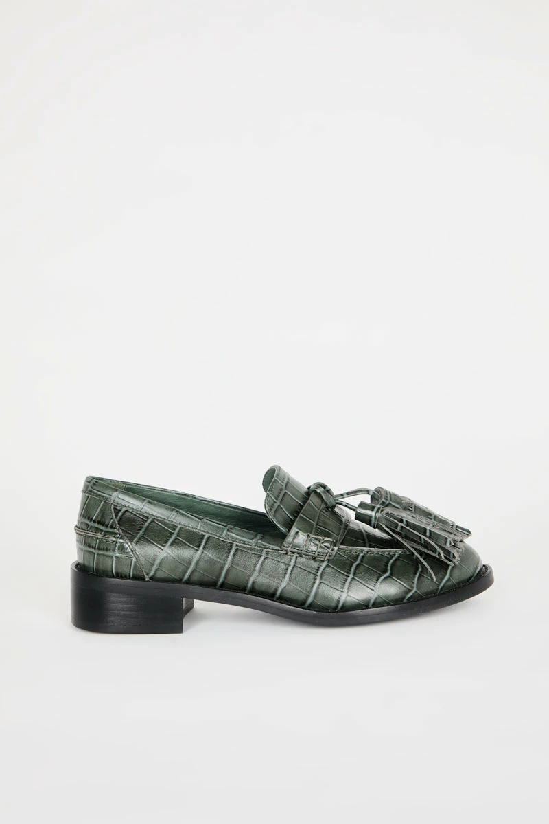 Intentionally Blank NEIGHBOR LOAFER Spruce 9 Intentionally Blank NEIGHBOR LOAFER Spruce